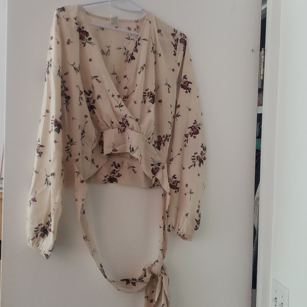 Windsor floral cropped blouse Size M